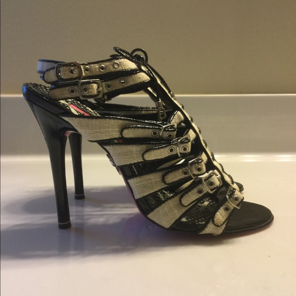 Betsey Johnson black and ivory cage stiletto  SZ 7